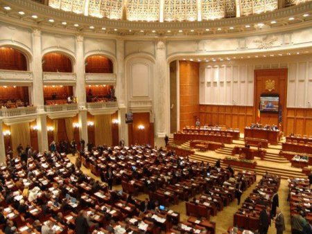 USR a depus un proiect de lege pentru transparentizarea cheltuielilor cu deplasarile alesilor si functionarilor publici