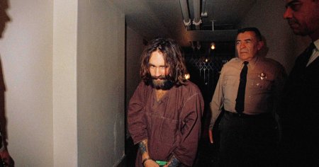 O adepta a lui Charles Manson, unul dintre cei mai cunoscuti criminali din SUA, aproape de libertate dupa 53 de ani de inchisoare