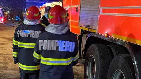 Incendiu violent in Constanta. Zeci de pompieri intervin pentru stingerea focului