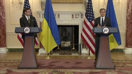 O discutie confidentiala intre americani si ucraineni inainte de summitul NATO de marti