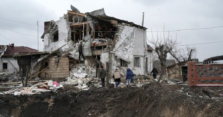 Ucraina: <span style='background:#EDF514'>SAPTE MORTI</span> la un centru pentru distributia ajutoarelor umanitare dupa un bombardament rusesc