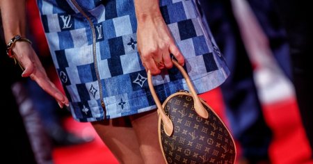 Top 10 al celor mai valoroase marci de lux: Pe ce locuri sunt Chanel, Dior si <span style='background:#EDF514'>LOUIS VUITTON</span>