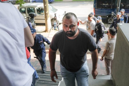 Stefan Godei, liderul gruparii din spatele „azilelor groazei”, s-a angajat sofer la Primaria Capitalei la o saptamana dupa ce Gabriela Firea si-a preluat mandatul