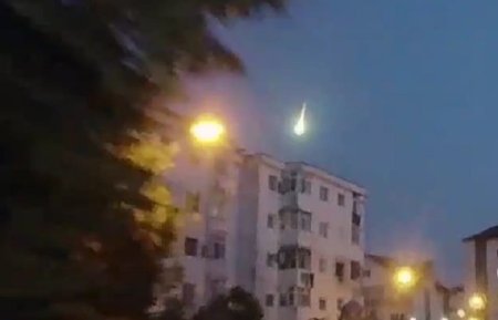 Seful Salvamont Hunedoara explica de ce s-au alertat salvatorii cand a trecut marti seara un meteorit peste orasele Lupeni si <span style='background:#EDF514'>URICANI</span>, din Valea Jiului