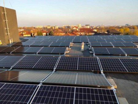 E-Acumulatori a intrat pe piata instalarilor de panouri fotovoltaice la blocurile de locuinte