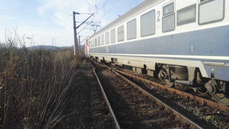 Transbordare auto intre statiile de cale ferata <span style='background:#EDF514'>CARANSEBES</span>-Resita Sud