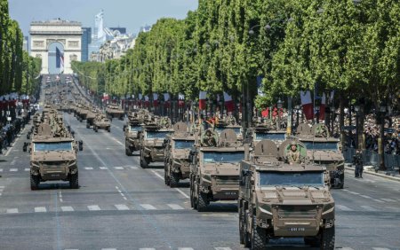 Demonstratie de forta la Paris: Parada militara grandioasa de Ziua Frantei. Liderul de stat care l-a insotit pe Macron