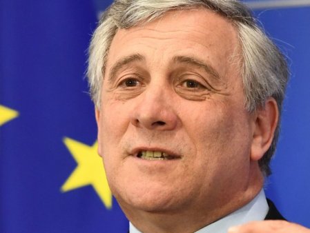 Antonio Tajani ii succede lui Berlusconi la sefia Forza Italia