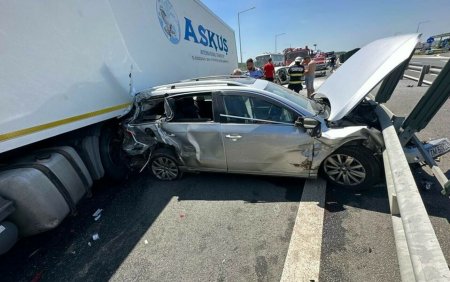 <span style='background:#EDF514'>UN TIR A SPULBERAT</span> patru masini pe Autostrada A1, in Timis. 11 persoane au fost implicate in accident