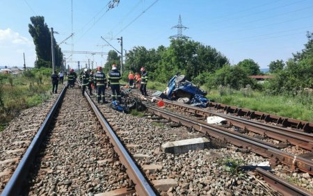 Accident ingrozitor in Bacau. Doi adulti si doi copii au murit dupa ce masina in care se aflau a fost lovita de tren