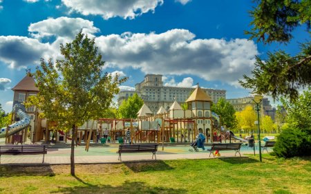Parcurile cu cele mai bune <span style='background:#EDF514'>LOCURI DE JOACA</span> pentru copii, in Bucuresti