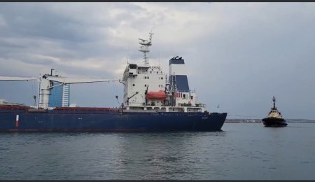 Asiguratorii analizeaza daca sa inghete asigurarea navelor care doresc sa navigheze spre Ucraina