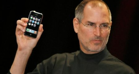Suma record cu care s-a vandut un Iphone din 2007 la o licitatie in SUA