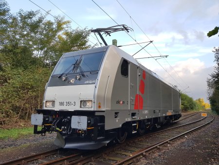 Akiem, companie europeana de leasing pentru material rulant, a semnat un acord de 500 de milioane de euro cu Alstom, pentru 100 de locomotive Traxx Universal multisistem