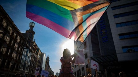 <span style='background:#EDF514'>TRANSSEXUAL</span>ii din Spania se tem pentru drepturile LGBT sub un guvern de dreapta