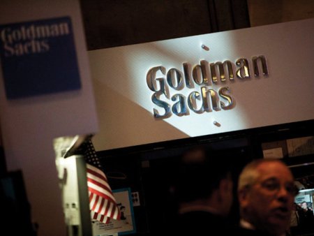 Business MAGAZIN. Una dintre cele mai mari banci din lume are probleme: Profitul Goldman Sachs s-a prabusit cu 58% dupa creditele de consum si-au pierdut <span style='background:#EDF514'>AVANTUL</span>