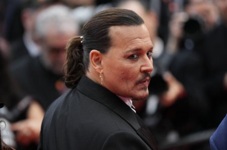 Johnny <span style='background:#EDF514'>DEPP</span> a fost gasit inconstient in camera sa de hotel