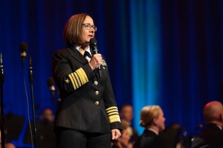 Joe Biden nominalizeaza o femeie, pe amiralul Lisa Franchetti, la conducerea US Navy, o premiera pentru SUA