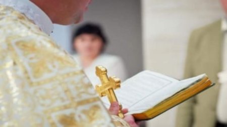 Raspunsul unui teolog pentru preotul care vrea introducerea zeciuielii la nunti