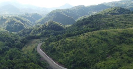 Transalpina Metaliferilor, noua sosea din munti care leaga doua regiuni spectaculoase ale Romaniei VIDEO