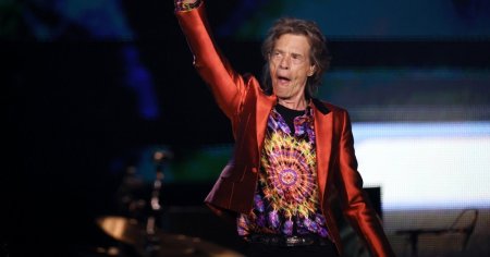 Mick <span style='background:#EDF514'>JAGGER</span> implineste 80 de ani. Cum isi sarbatoreste ziua de nastere solistul trupei The Rolling Stones