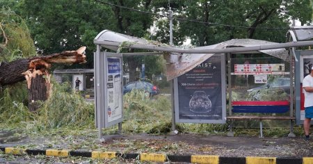 Imagini apocaliptice de la vijelia cu aspect de tornada din Oradea, cu peste 20 de raniti VIDEO