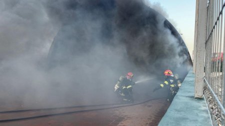 Incendiu violent cu degajari mari de fum in municipiul Tulcea