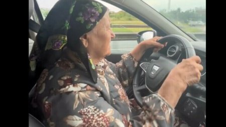O soferita de 81 de ani din Oradea, virala pe internet. Cand bunica nu se lasa