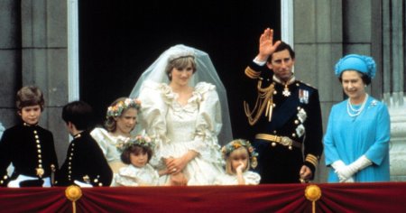 29 iulie: Ziua in care <span style='background:#EDF514'>PRINTUL CHARLES</span> s-a casatorit cu Lady Diana VIDEO