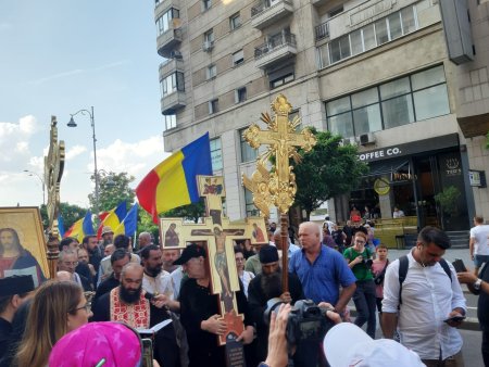 Gigi Becali, mars crestin in Bucuresti, pas cu pas, pe traseul mitingului LGBT (VIDEO)
