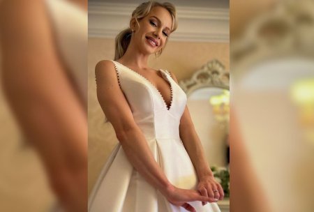 <span style='background:#EDF514'>SANDRA IZBASA</span> s-a casatorit » Imagini cu fost gimnasta in rochie de mireasa
