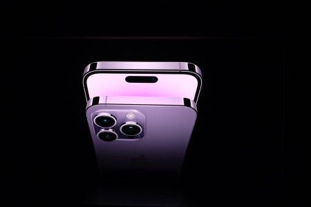 iPhone 15 Pro va avea margini mai inguste in jurul ecranului