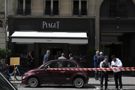 Jaf armat la un magazin de bijuterii din Paris. Prejudiciul estimat este intre 10 si 15 milioane de euro