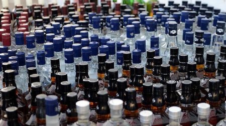 Producatorii si distribuitorii de bauturi spirtoase din Romania cer Guvernului sa creasca acciza la bauturi alcoolice cu maximum 5%, de la 1 octombrie: O crestere de doua cifre va favoriza productia ilegala si consumul de alcool nefiscalizat