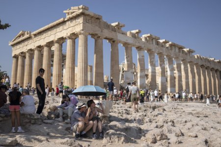 Grecia va limita numarul zilnic de vizitatori la <span style='background:#EDF514'>ACROPO</span>le. De cand va intra in vigoare noul regulament