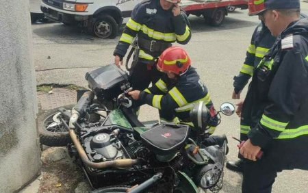 <span style='background:#EDF514'>CRBL</span>, dus de urgenta la spital dupa ce a provocat un accident in Hateg. A intrat intr-o depasire periculoasa, pe motocicleta
