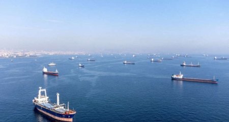 Se lasa <span style='background:#EDF514'>INTUNERICUL</span> peste transporturile din Marea Neagra
