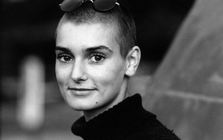 O lume intreaga si-a luat ramas bun de la Sinéad O'Connor. Oamenii au aplaudat si au aruncat flori peste dricul cantaretei