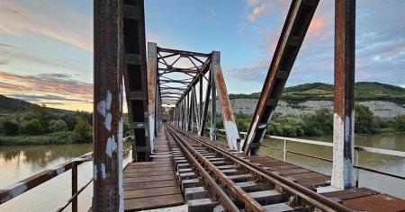 Podul care a supravietuit caii ferate Deva-Brad, cladita in cinci decenii si distrusa in zece ani VIDEO