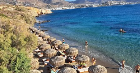 Razboiul grecilor cu mafia umbrelelor de plaja