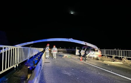 Parapetele metalic al unui pod a iesit prin luneta unei masini si a ucis pasagerul din dreapta, pe soseaua Bucuresti – Alexandria