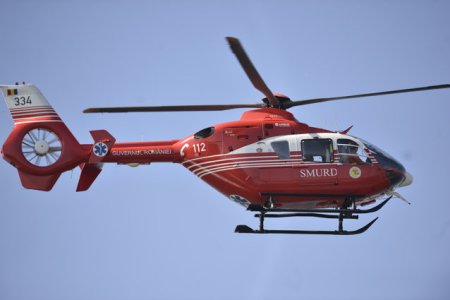 Turist cu probleme medicale, evacuat dintr-o zona montana cu elicopterul SMURD