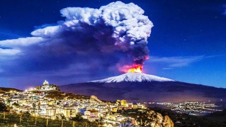 Cel mai activ vulcan din Europa a erupt din nou. Zborurile din proximitate sunt afectate