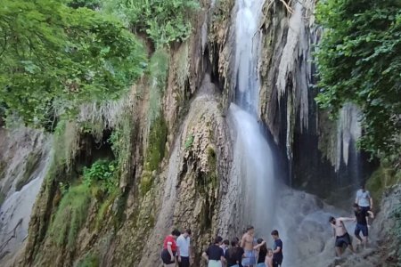 Una dintre cele mai spectaculoase cascade din Romania s-a prabusit VIDEO
