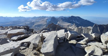 Doi alpinisti romani au cucerit Cordiliera Nord Americana: Piscurile semete ale Sierrei te lasa fara glas