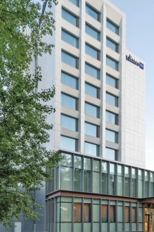 Hotelul <span style='background:#EDF514'>RADISSON</span> Blu din Cluj-Napoca a luat PUZ-ul pentru un corp nou ca sa extinda capacitatea cu 20 de apartamente si trei sali de conferinte