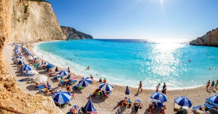 Turista romanca in insula <span style='background:#EDF514'>THASSOS</span>, suparata pe cei care fac plaja pe prosop. Am platit 15 euro pentru un sezlong