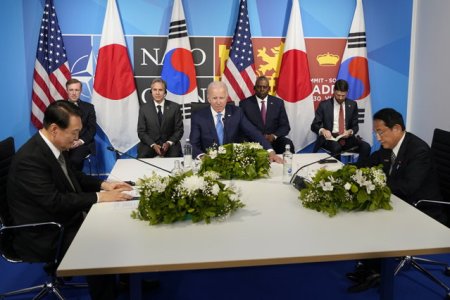 FT: SUA, Japonia si Coreea de Sud vor intensifica relatiile de securitate,pentru contracararea Chinei
