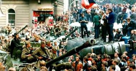 20 august: 55 de ani de la invadarea Cehoslovaciei de catre fortele Tratatului de la Varsovia. Romania a protestat