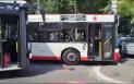 Doua autobuze s-au ciocnit in centrul orasului Pitesti. Unul dintre soferi a ignorat <span style='background:#EDF514'>SEMAFOR</span>ul